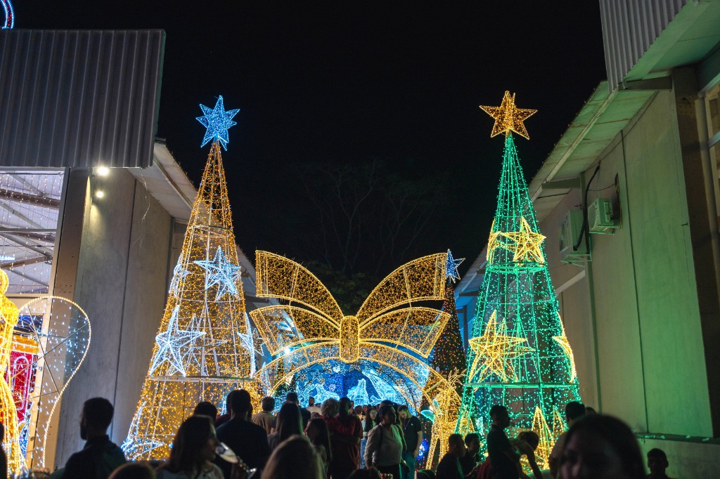 Cenário de luz na noite de inauguração - Nossa Luz